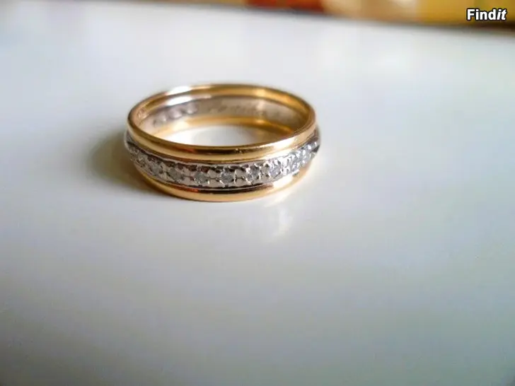 Myydään 18K Tillander Timanttisormus 4,4g Kulta koko 16,75