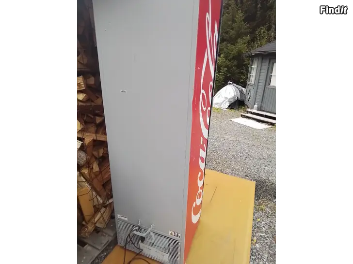 Myydään Coca-Cola  jääkaappi lasiovella