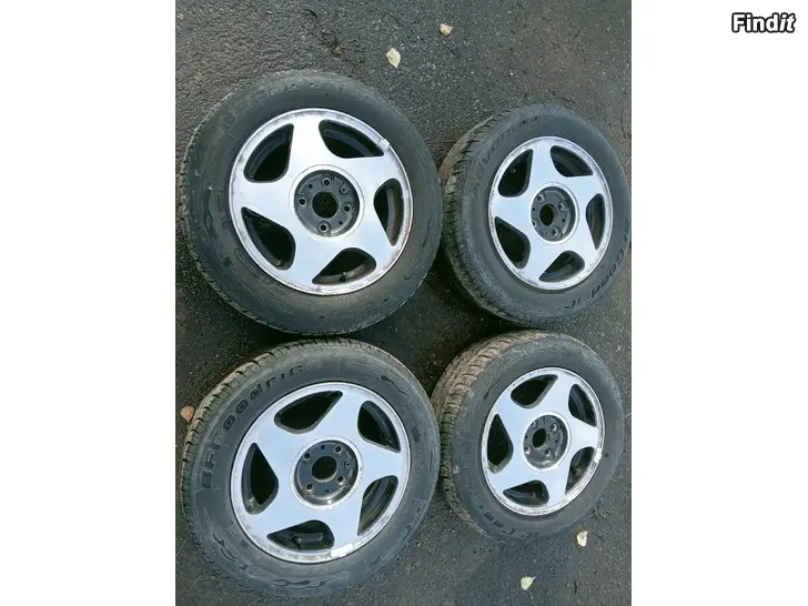Myydään Fiat alut 4-98 kesärenkailla 175/65R14 BFGoodrich
