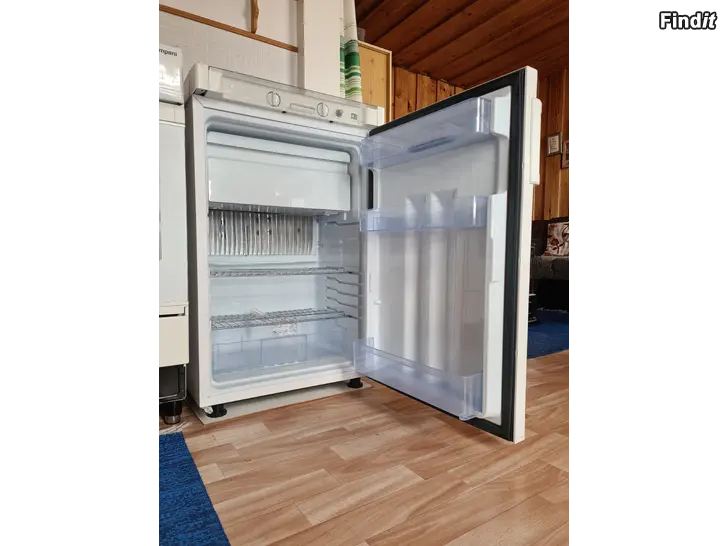 Säljes Gas / 230 V kylskåp med frysfack