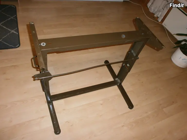 Myydään Alaslaskettava Pöydänjalka
