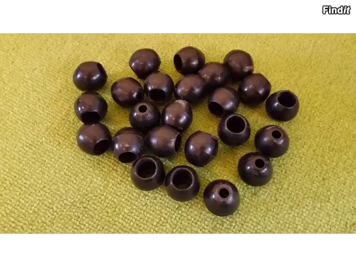 Myydään Muovipallukat - helmet  24kpl musta -hinta 2e