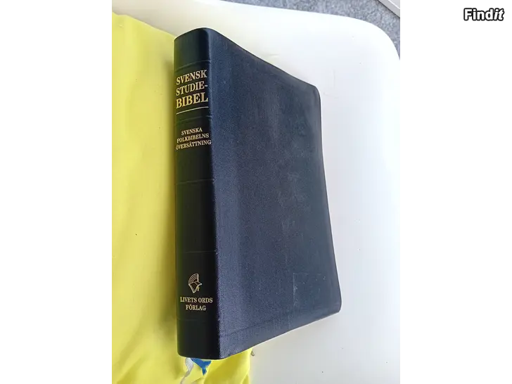 Säljes Svensk Studiebibel