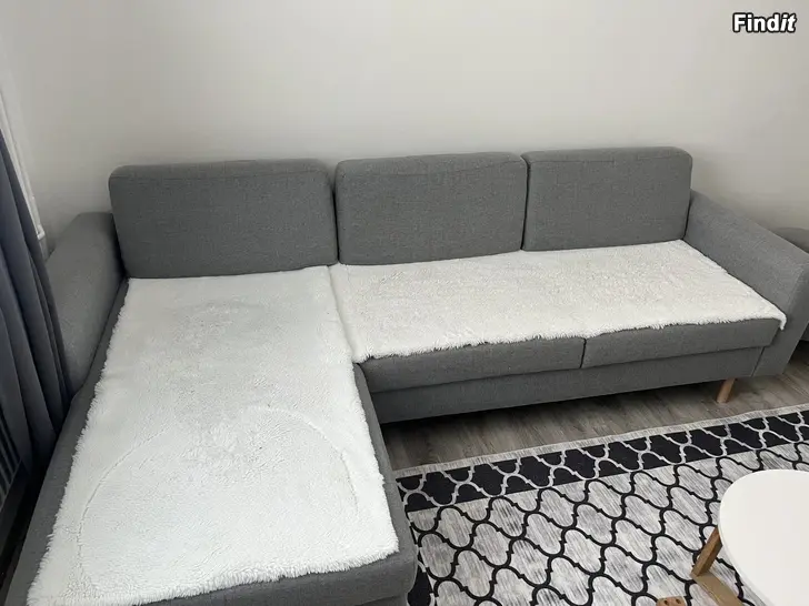 Säljes Soffa och soffbord