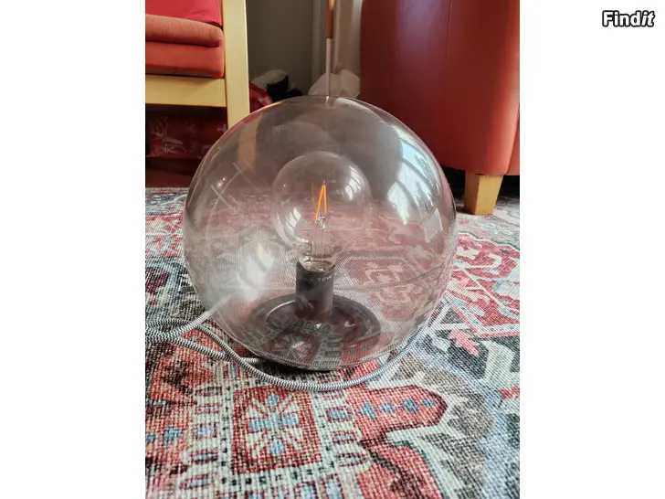 Säljes Glasboll bordslampa