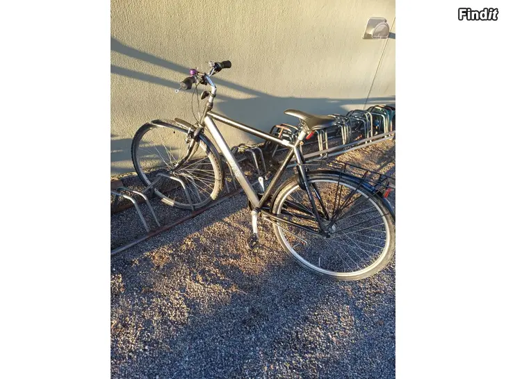 Myydään Yosemite 28 Polkupyörä, 7 vaihteine