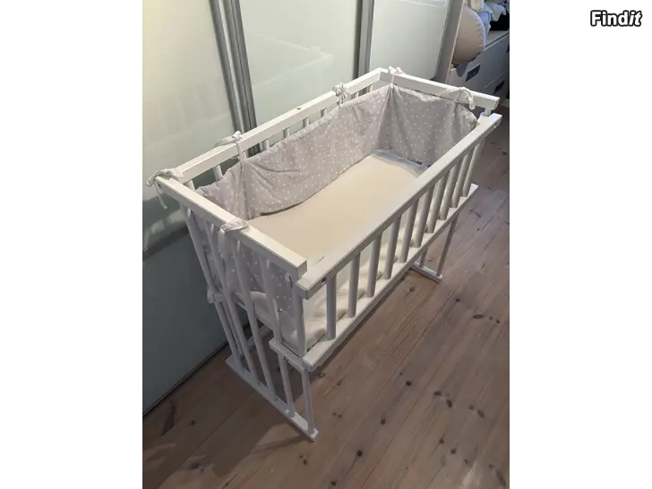 Säljes Bedside crib