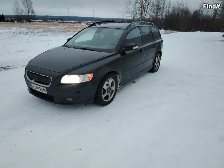 Myydään Volvo v50 2.0d