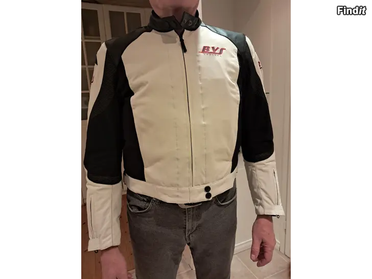 Säljes Ny BVS mc-jacka, storlek 54