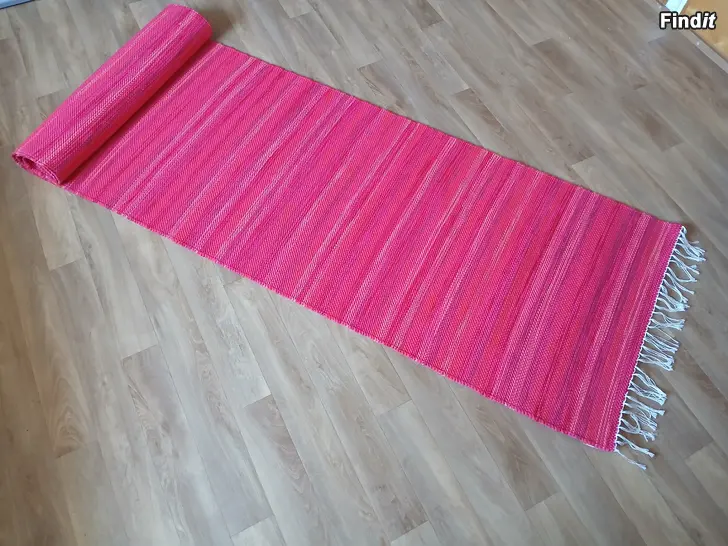 Säljes Matto punasävyinen 295x73cm
