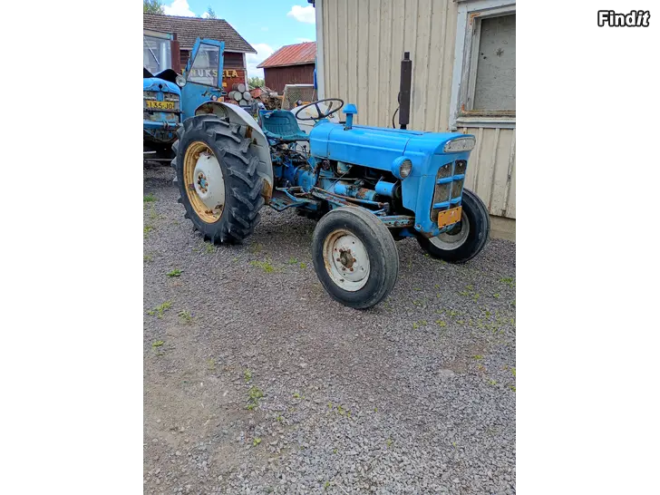 Myydään Fordson Dexta super -63
