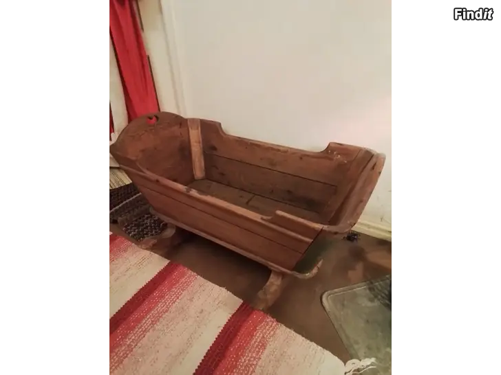 Säljes Gammal vagga