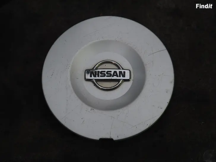 Ostetaan Nissan Primera 96-02 napakuppi pölykapseli 403152F410