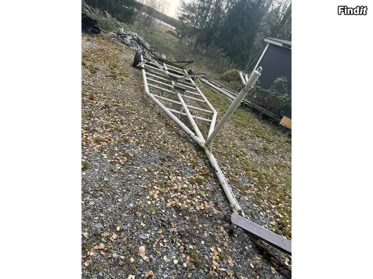 Säljes Traktordragen båt trailer