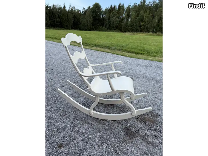 Säljes Äldre gungstol av lite mindre modell