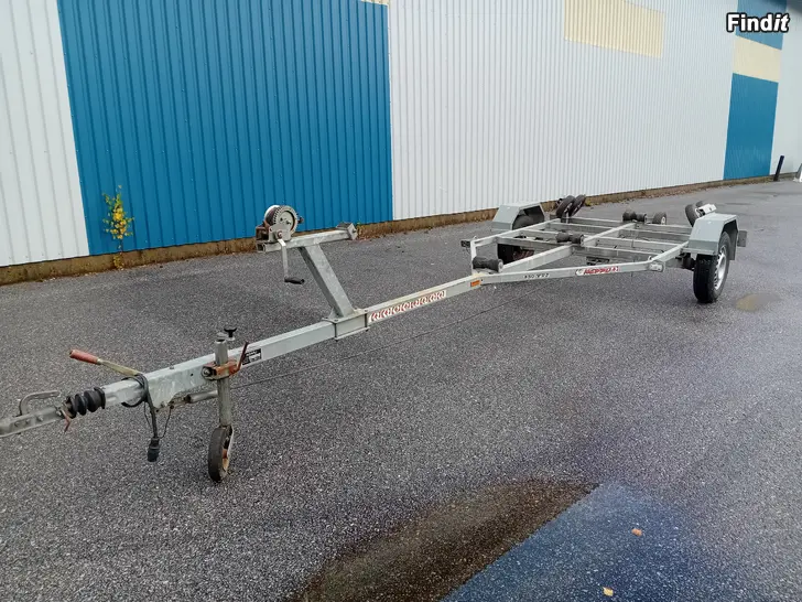 Myydään Båttrailer Heppu