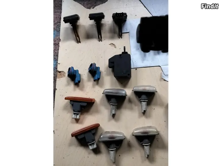 Myydään Polttimon kanta keskuslukitus moottori