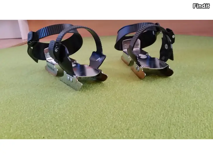 Myydään TACKLA lasten harjoitusluistimet - mustat kaksiteräluistimet -hinta 7e