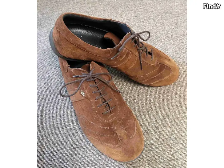 Säljes PortaDance dansskor för herrar storlek 8 i nubuck