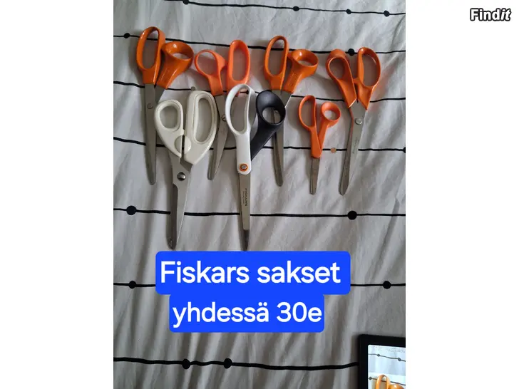 Myydään Saappaat, sakset,valaisin,trimmeri