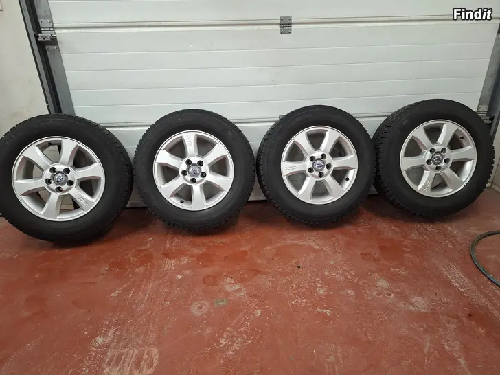 Säljes Volvo XC70 vinterdäck