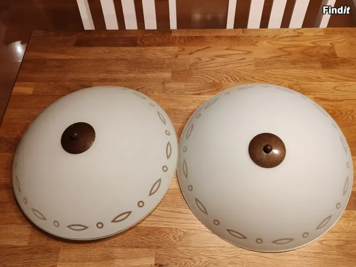 Säljes 2 st takplafonder