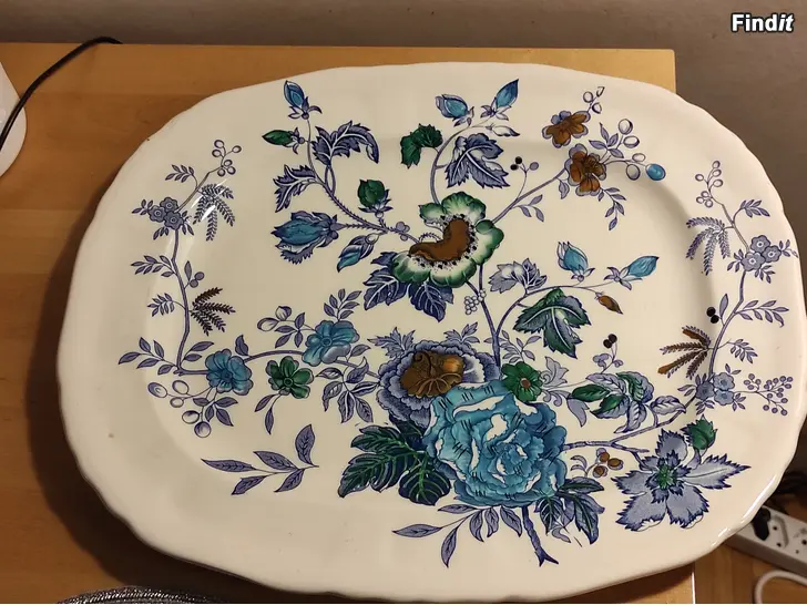 Myydään Kaunis vintage posliini astia. Halkaisija 39x32cm. Masons, England