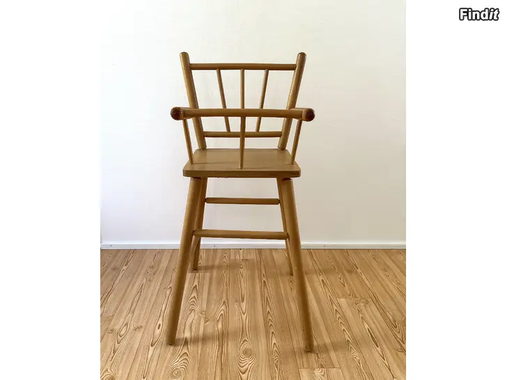 Säljes MATSTOL FÖR BARN
