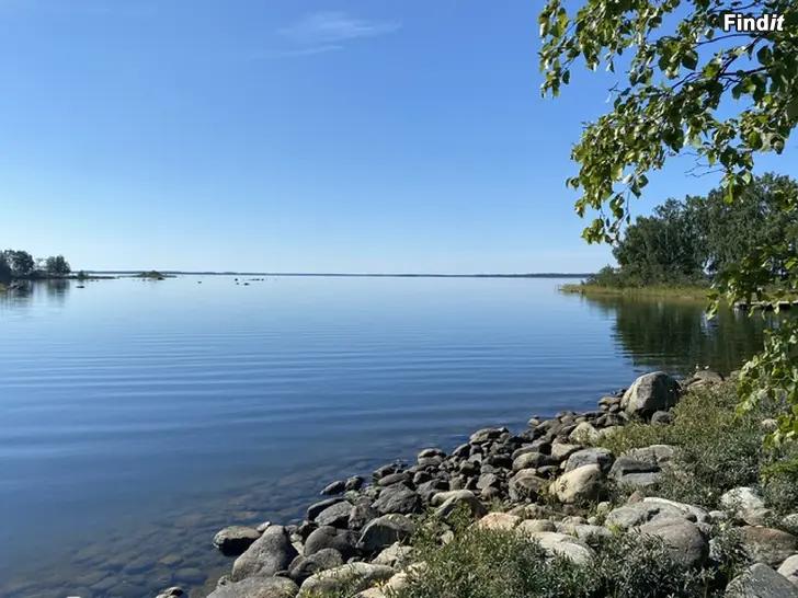 Säljes Villa på holme i Björköby