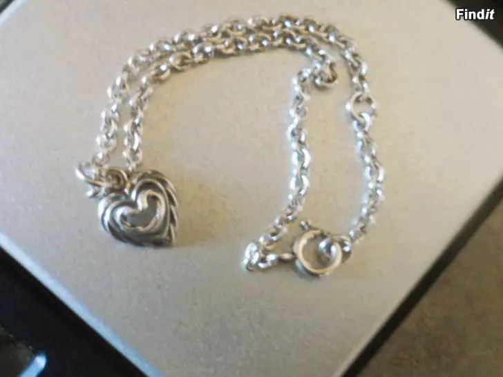 Säljes Kalevala Talon sydän rannekoru Hopea