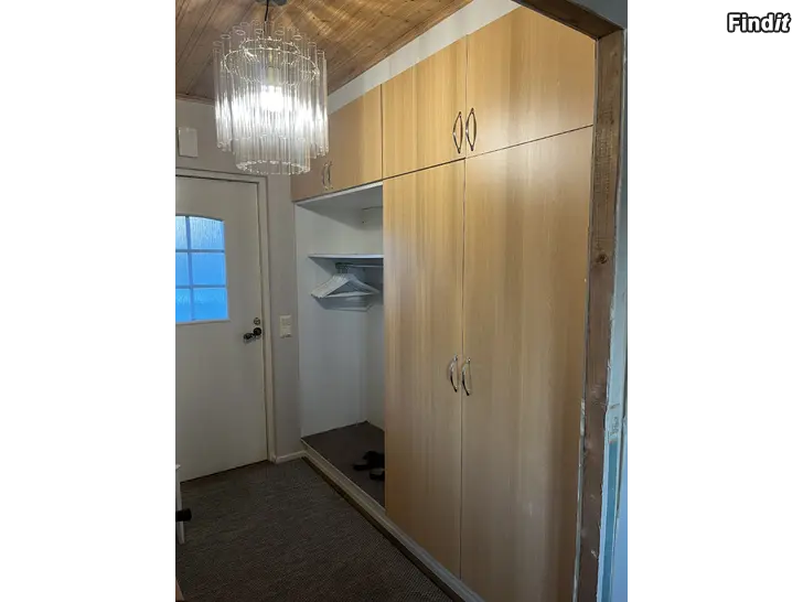 Säljes Garderober