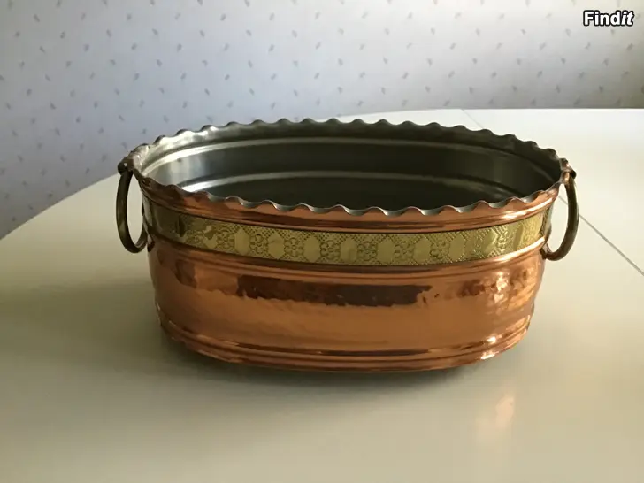 Säljes Vackert i koppar skål, kanna och vas - kaunis kuparissa