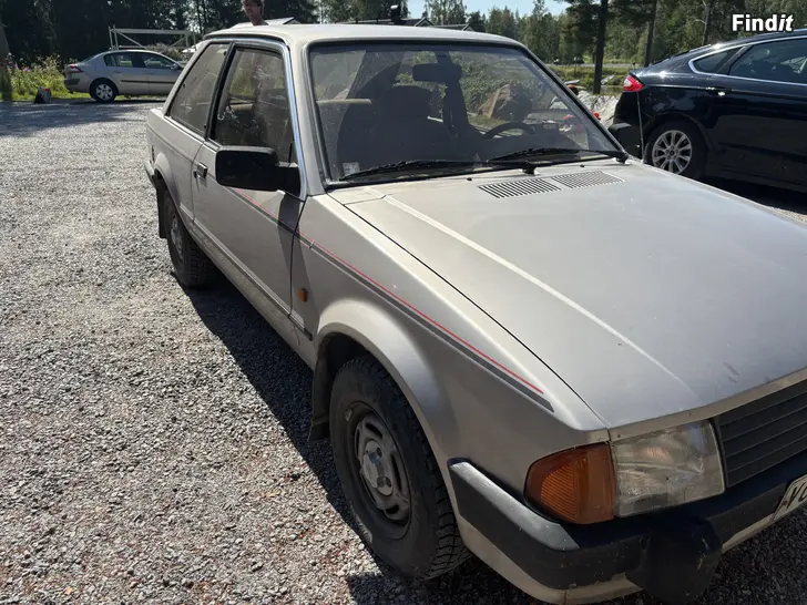 Säljes Ford Escort 1.3 LX
