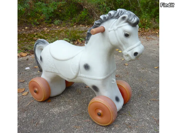 Myydään Vintage muovihevonen