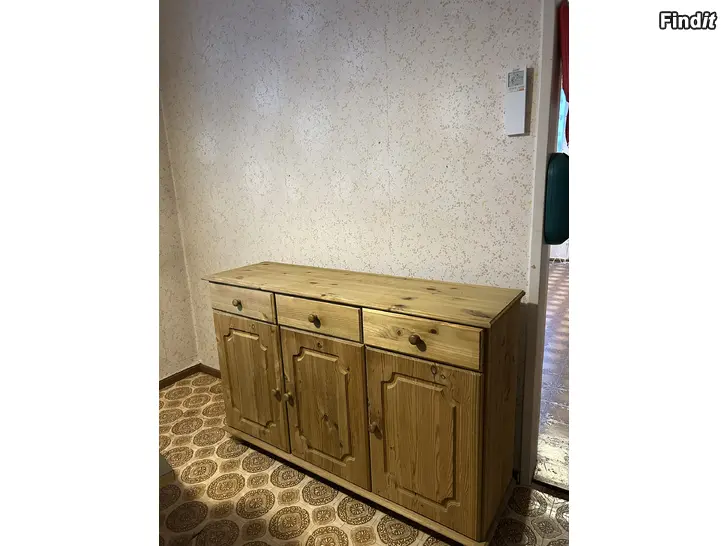 Säljes Byrå i helträ