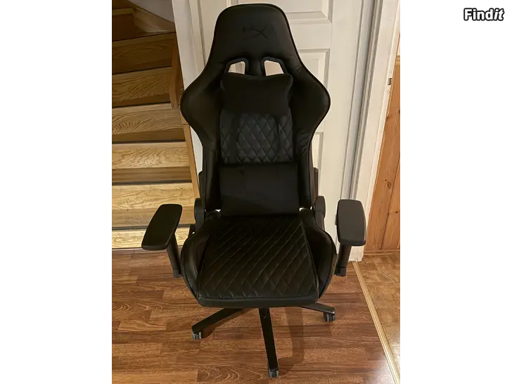 Säljes Datorspel stol