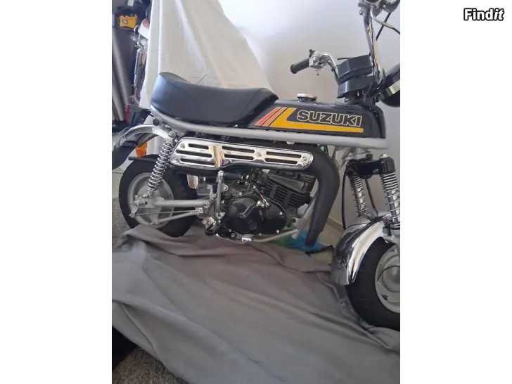 Myydään Suzuki pv 50  1983