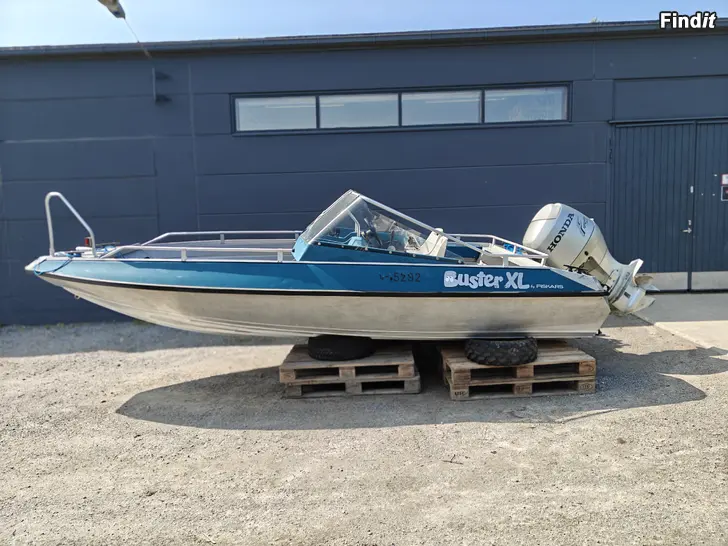 Säljes BUSTER XL + HONDA BF90
