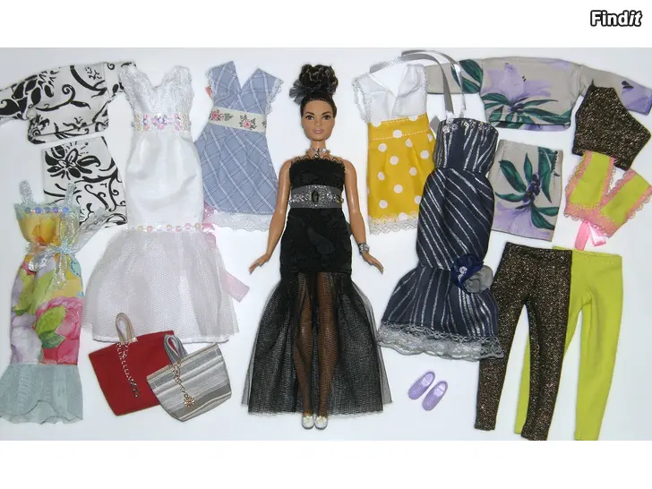 Myydään Curvy Barbie Nukke + Vaatesetti