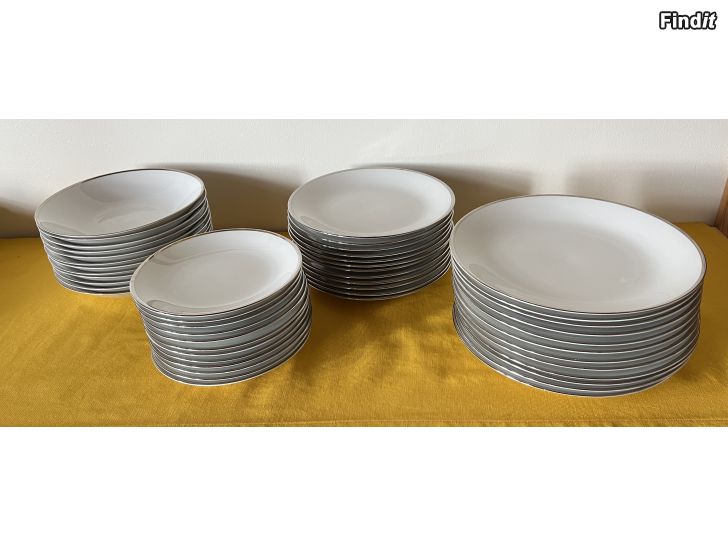 Säljes Rörstrand Platina servis i 56 delar