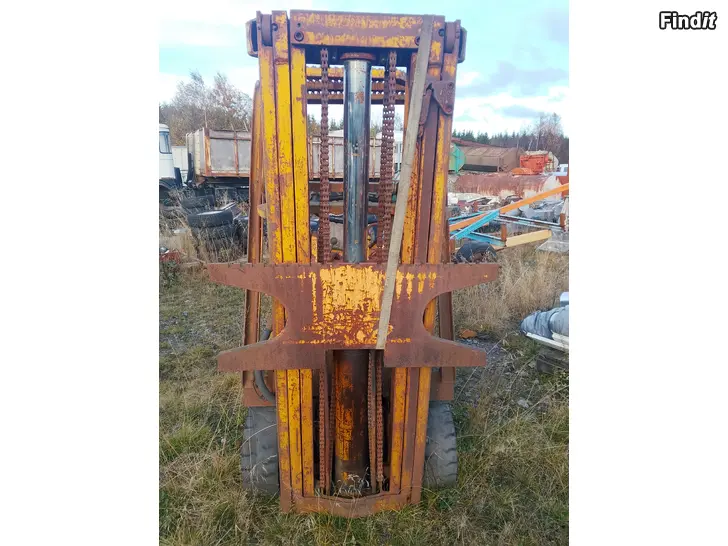 Säljes Truckmast åt traktor mm