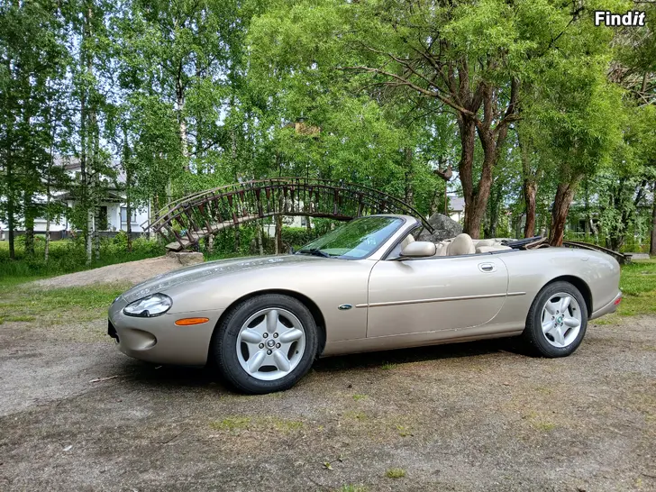 Myydään Avo Jaguar XK8 Convertible 4.0 V8 Autom. VAIHDOSSA käy H-D tai USA-Auto