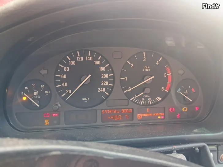 Myydään BMW E39 530D Mittaristo