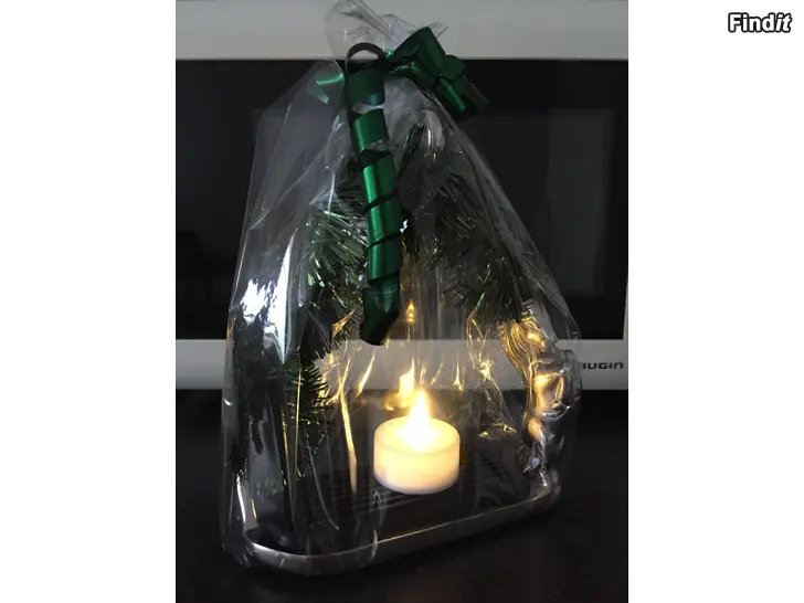 Säljes Jul grön/silver med hästmotiv, batteri ljus