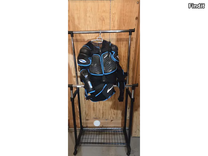 Säljes Motocross skyddsjacka Sinisalo