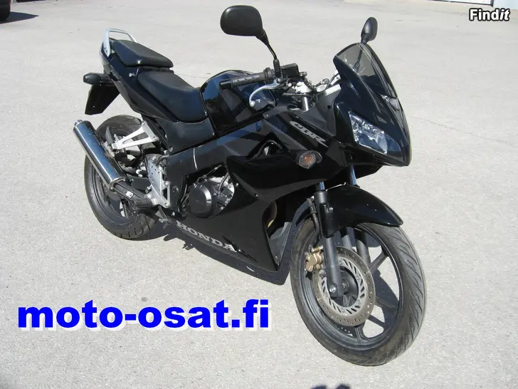 Myydään Honda CBR 125 R 07-11 JC39 osia