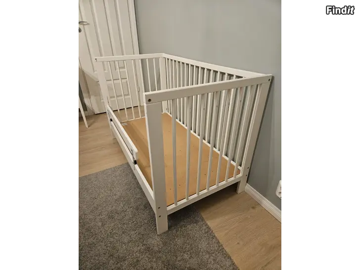 Säljes Spjälsäng