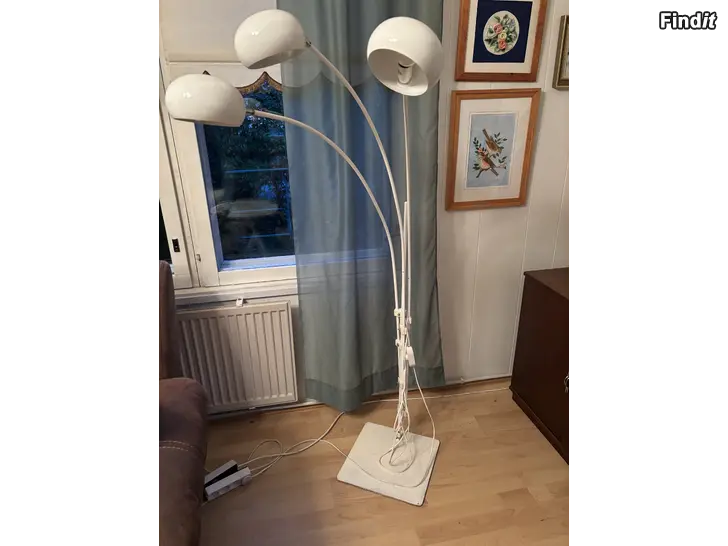 Myydään Retro Lattiavalaisin