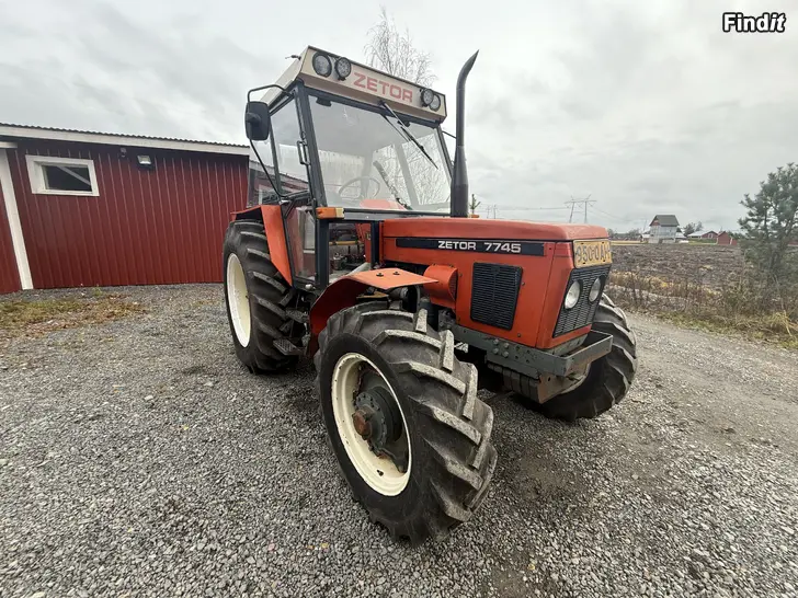 Säljes Zetor 7745 Traktor i bra skick med lite timmar