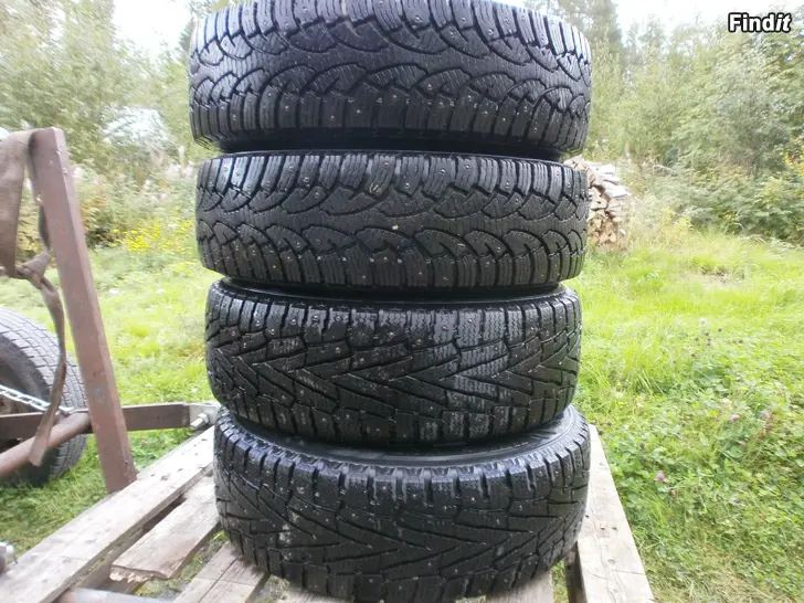 Myydään Citroen Jumper  rengassarja